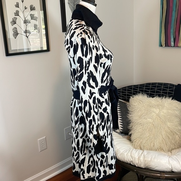 NWT Who What Wear leopard print sweater dress - Picture 3 of 8